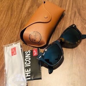 NEW WOMENS RAYBANS WAYFARER SUNGLASSES